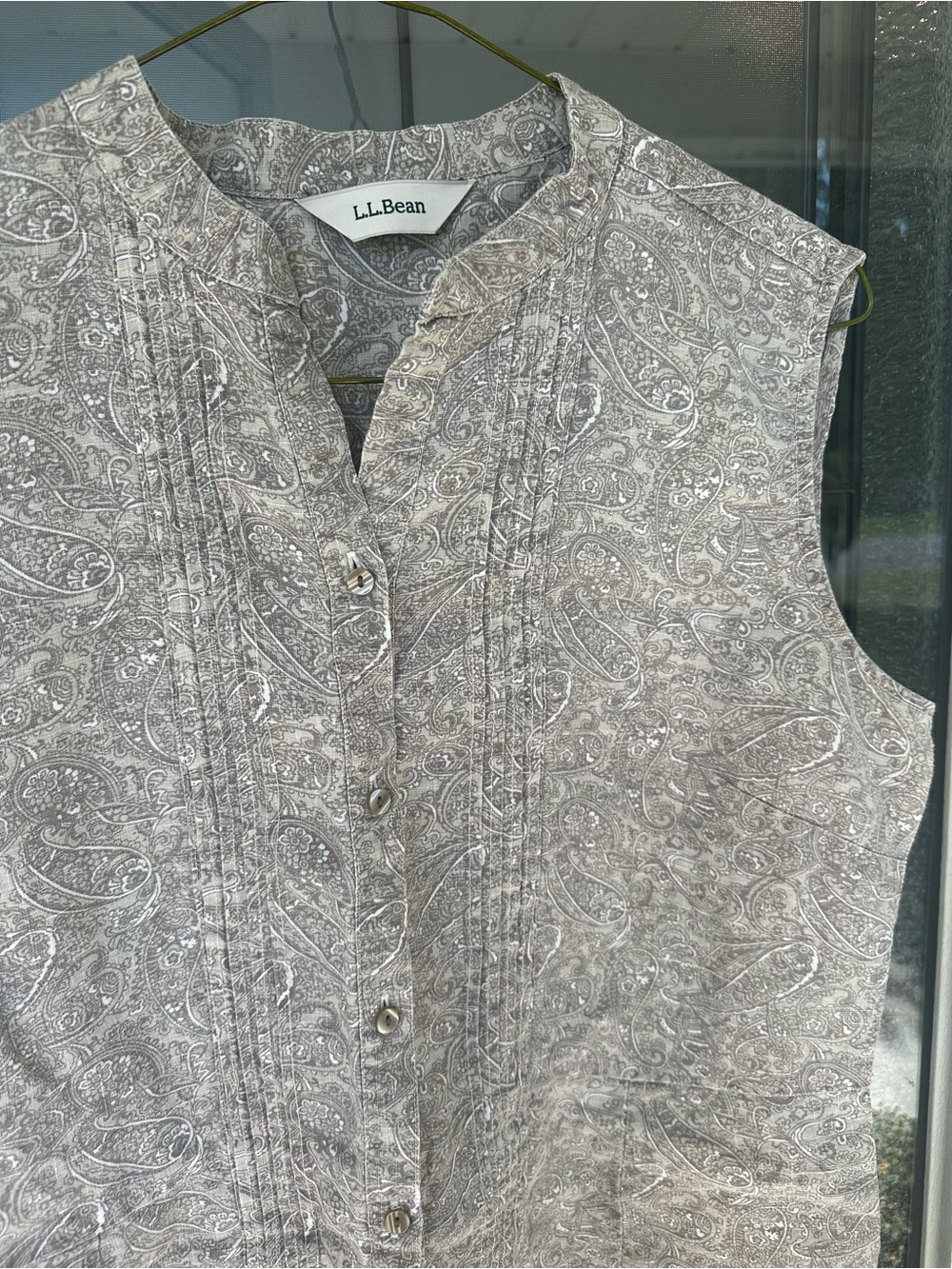 L.L. Bean Sleeveless Paisley Button-Front Top in Taupe and Cream - 100% Linen